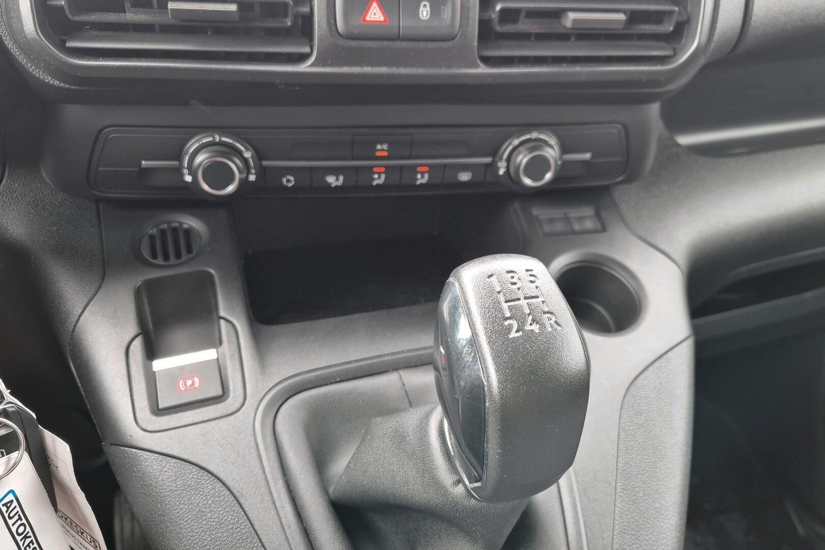 Opel Combo iso kuva 13