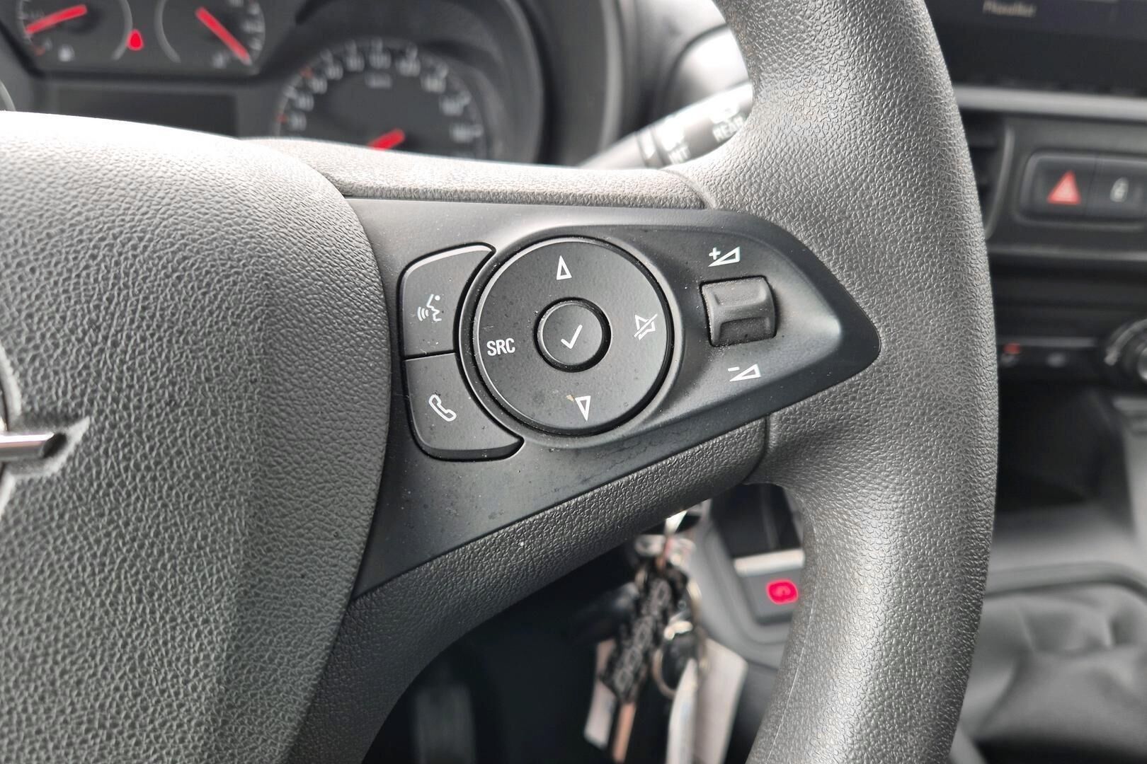 Opel Combo iso kuva 15