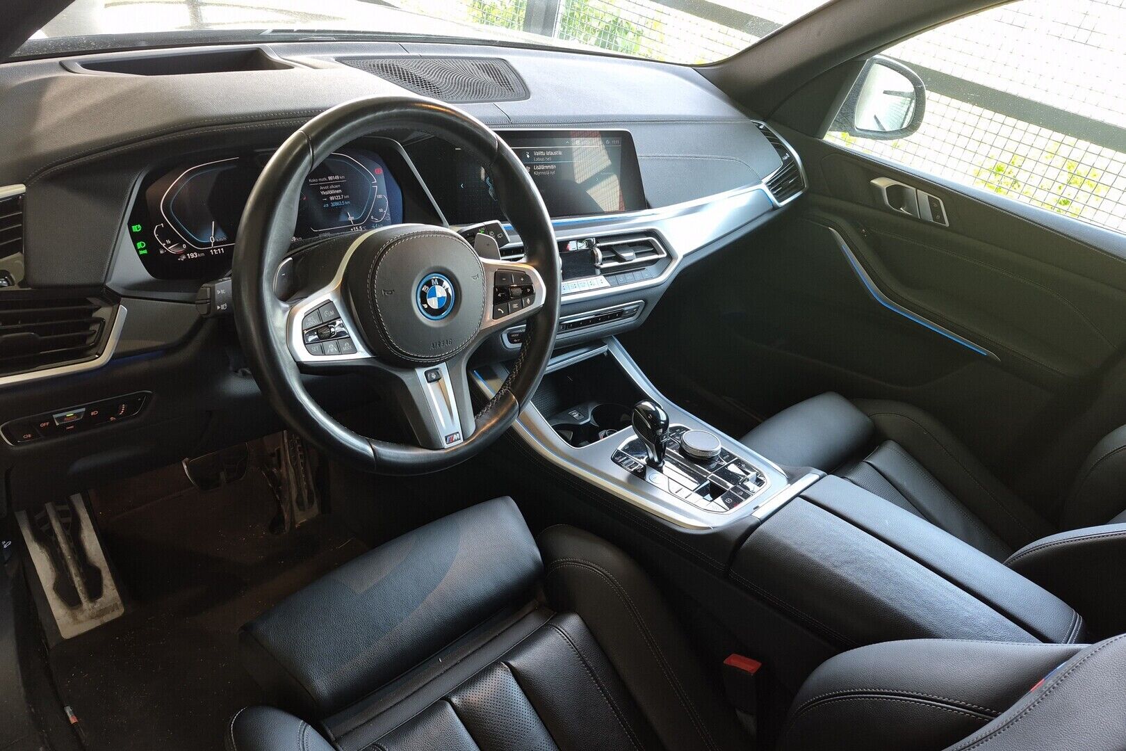 BMW X5 iso kuva 1