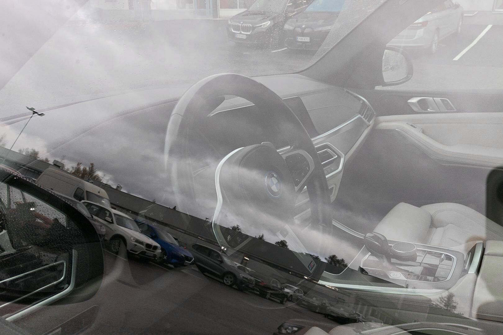 BMW X5 iso kuva 1