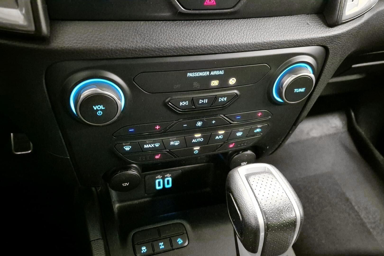 Ford Ranger iso kuva 15