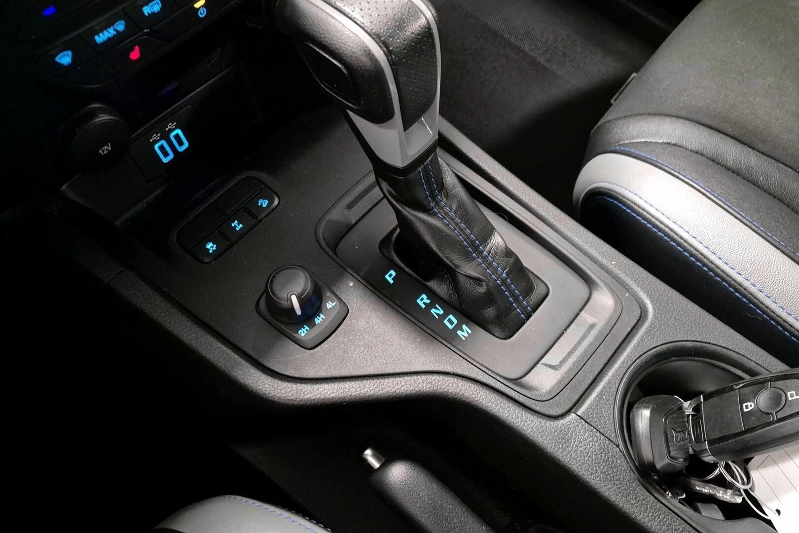 Ford Ranger iso kuva 16