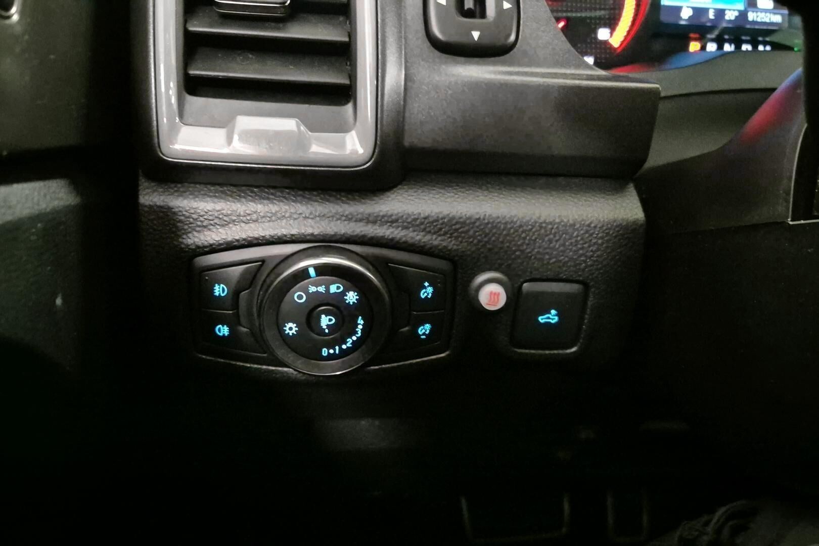 Ford Ranger iso kuva 20