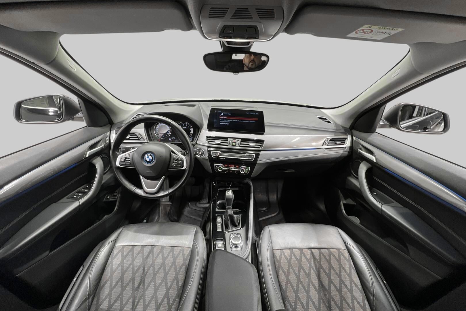 BMW X1 iso kuva 7