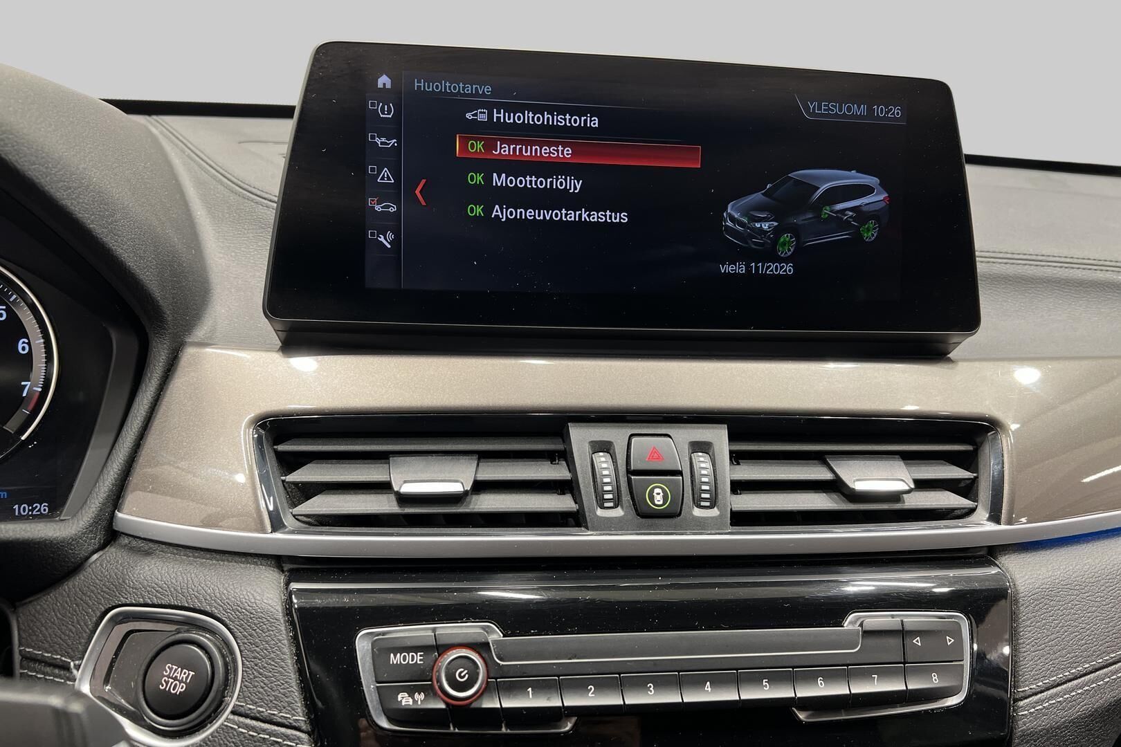 BMW X1 iso kuva 13