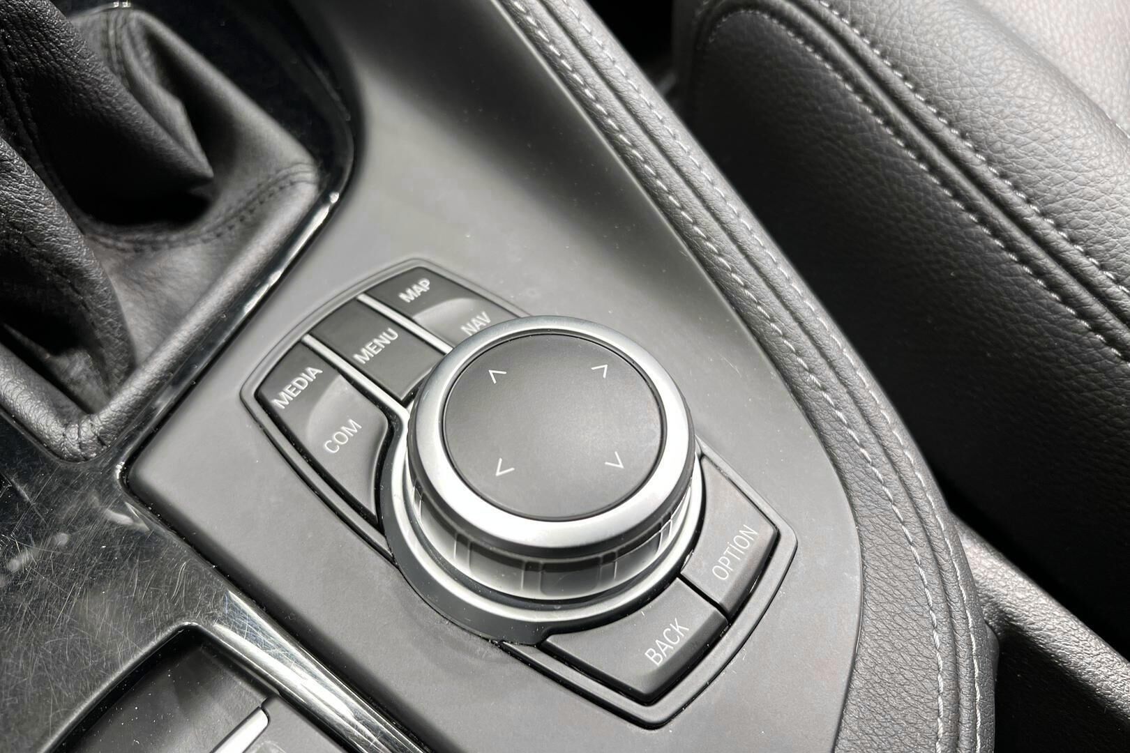 BMW X1 iso kuva 34