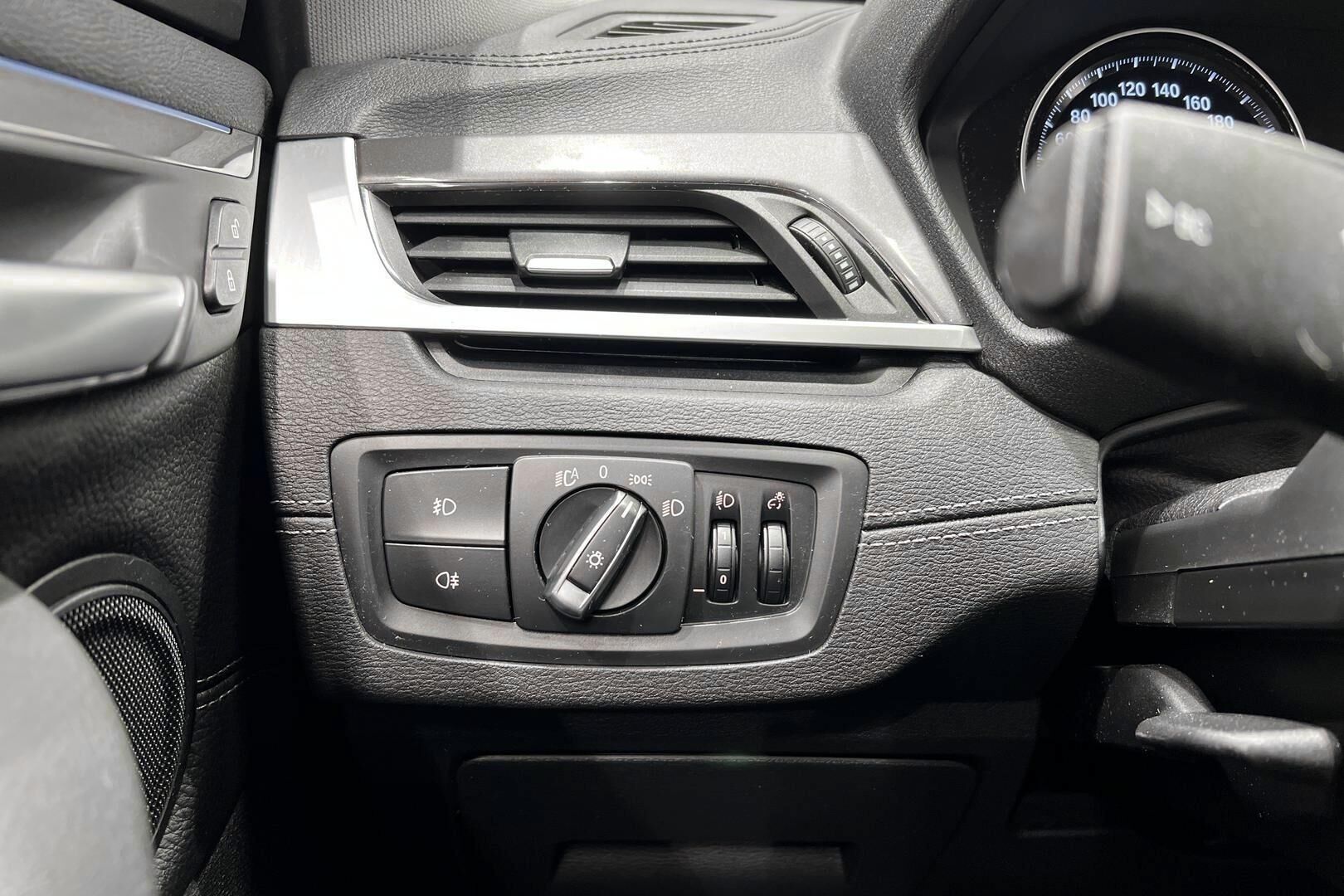 BMW X1 iso kuva 22