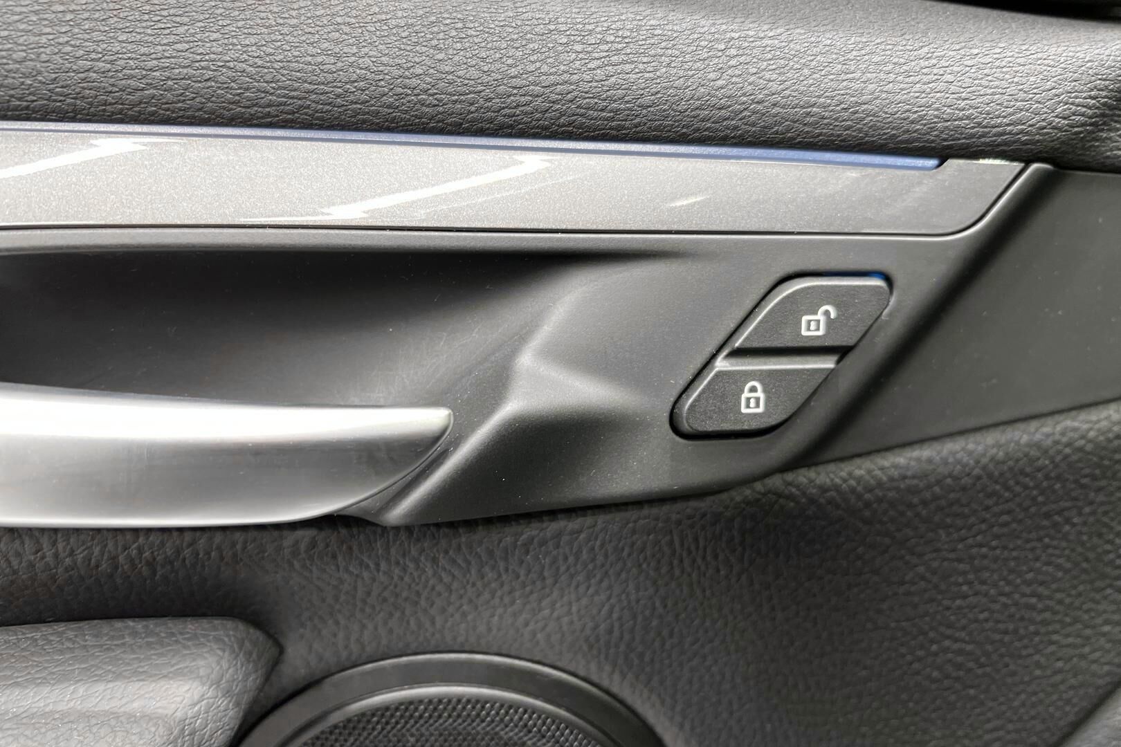 BMW X1 iso kuva 23