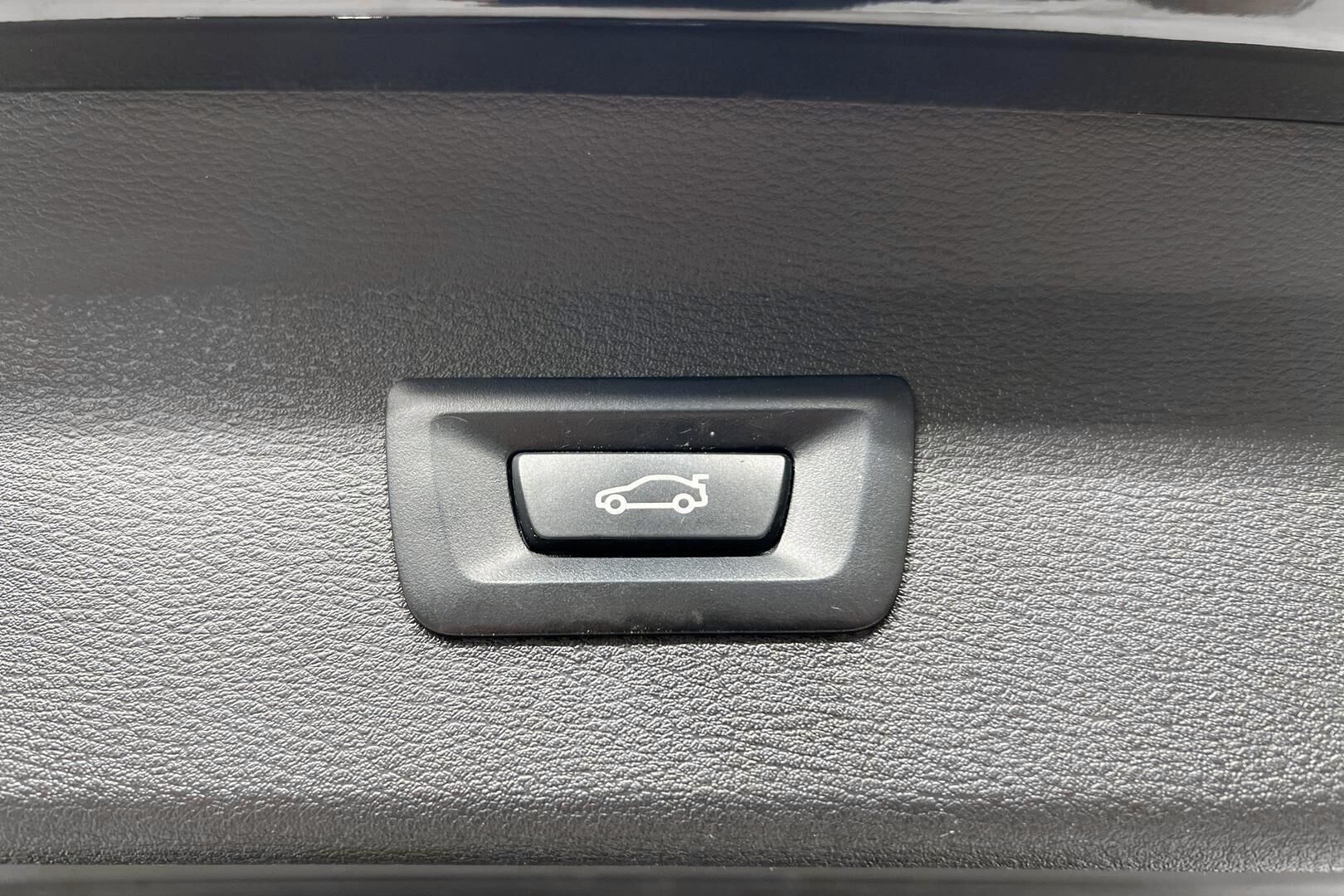 BMW X1 iso kuva 36
