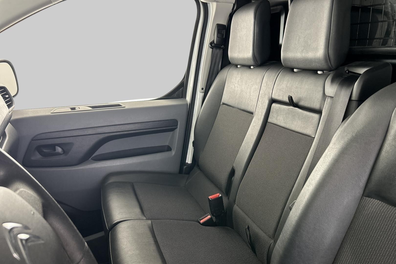 Citroen Jumpy iso kuva 9
