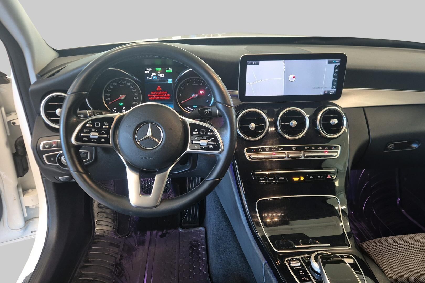 Mercedes-Benz C iso kuva 9