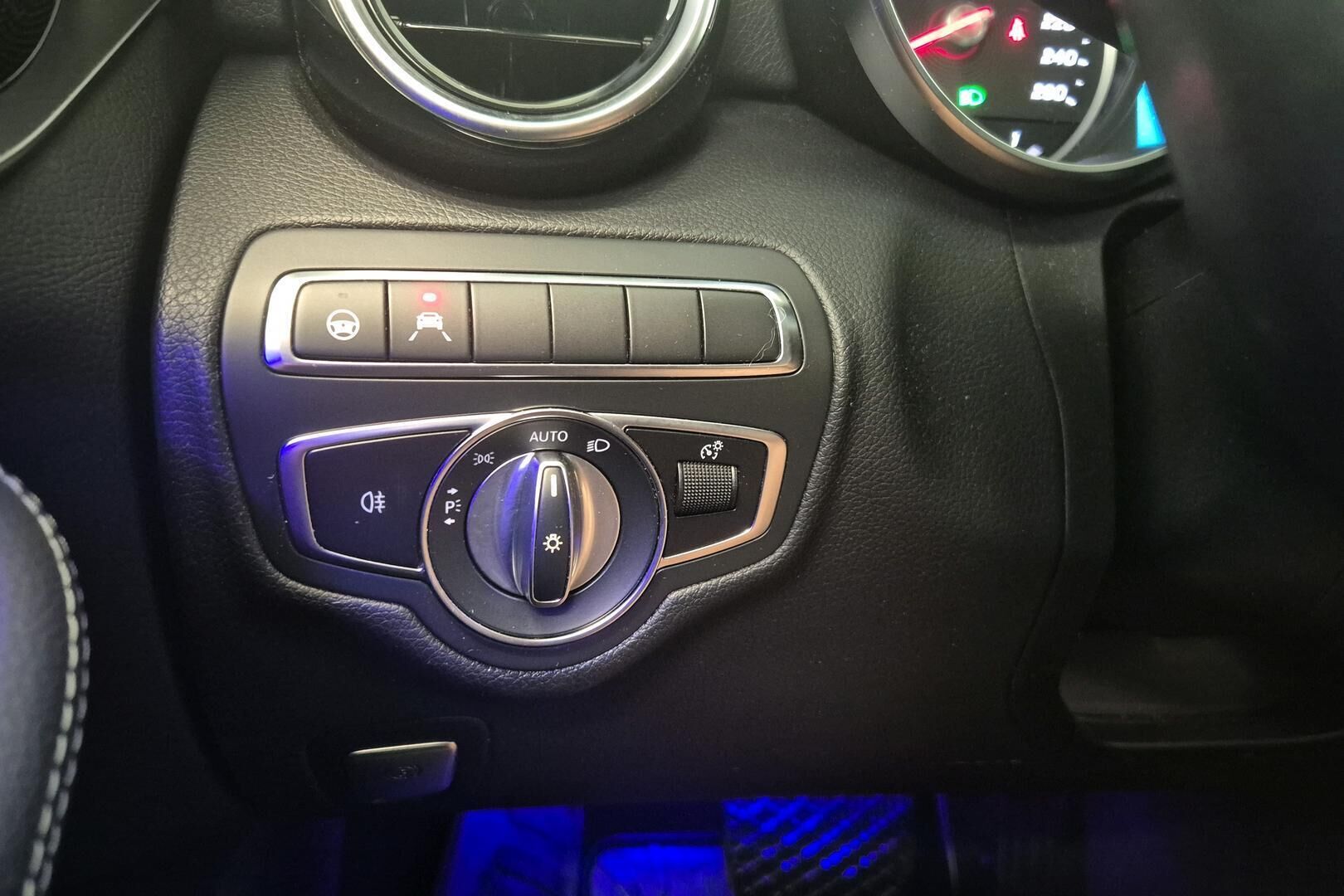 Mercedes-Benz C iso kuva 18