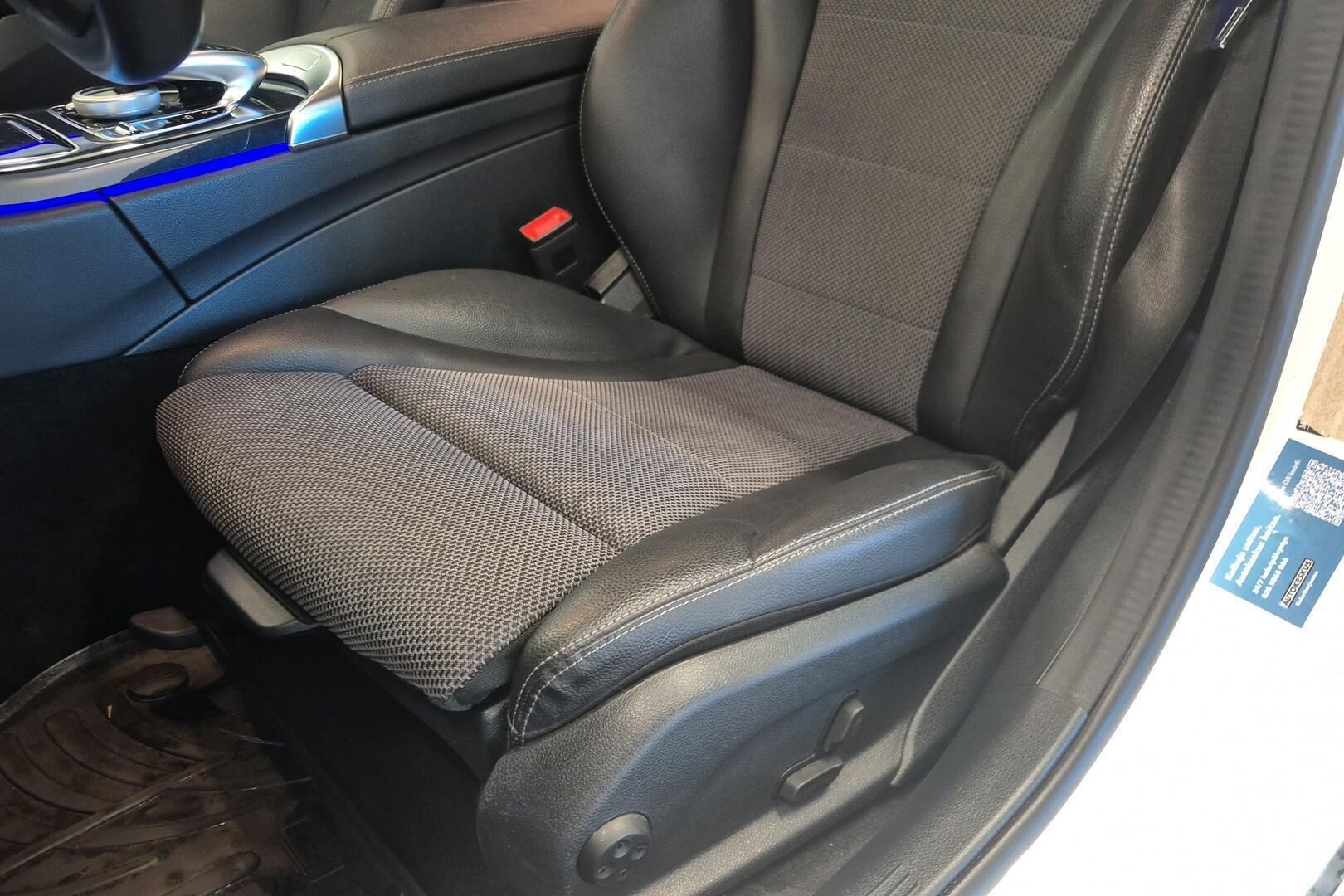 Mercedes-Benz C iso kuva 19
