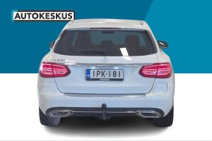 Mercedes-Benz C esikatselu 24