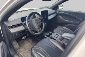 Ford Mustang Mach-E esikatselu 2