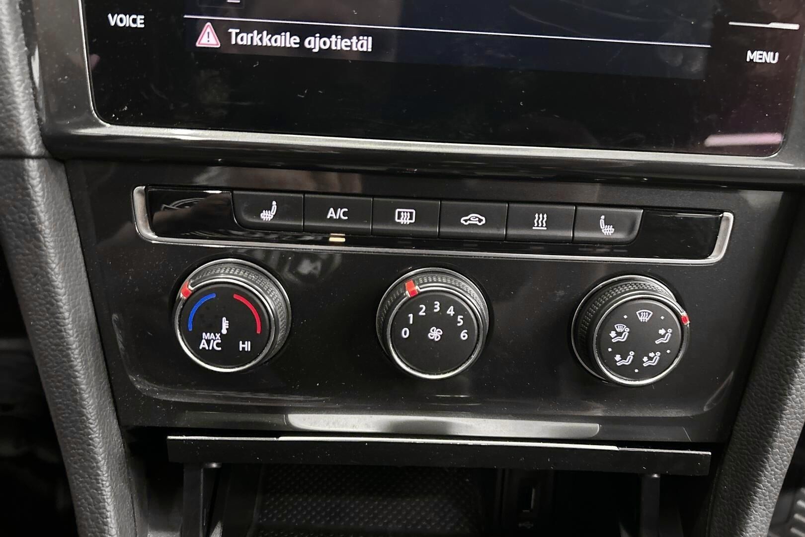 Volkswagen Golf iso kuva 14