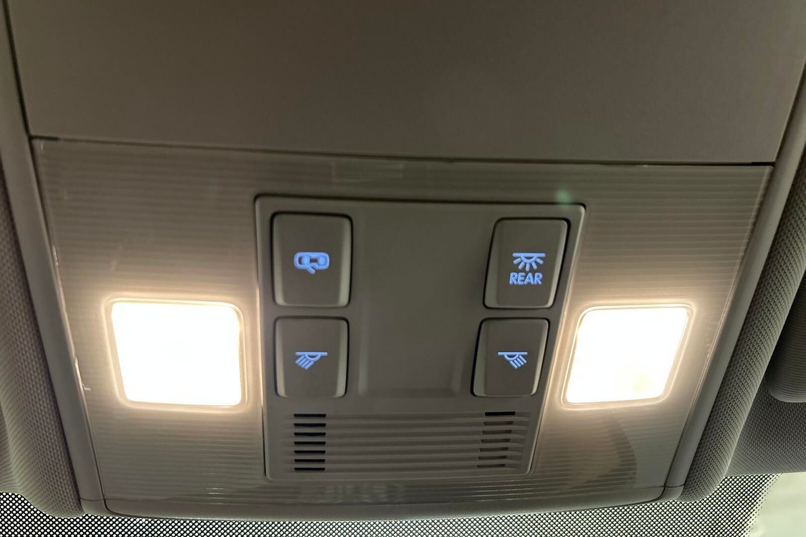 Volkswagen Golf iso kuva 19