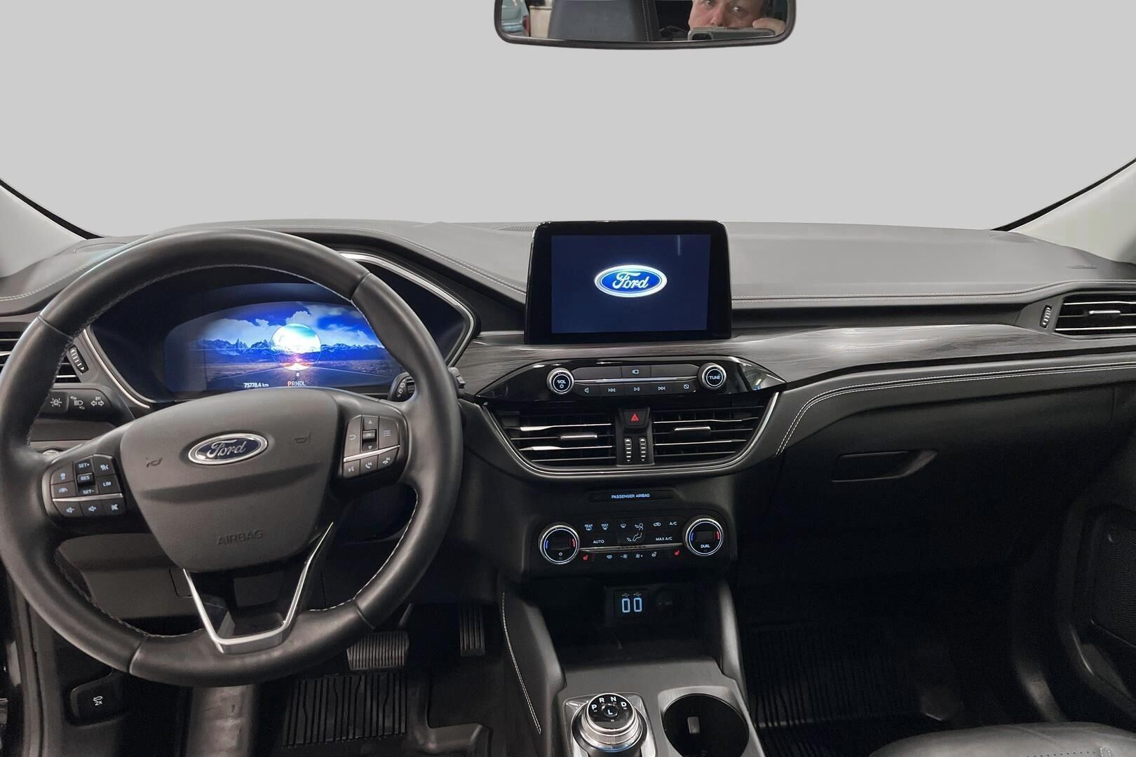 Ford Kuga iso kuva 10