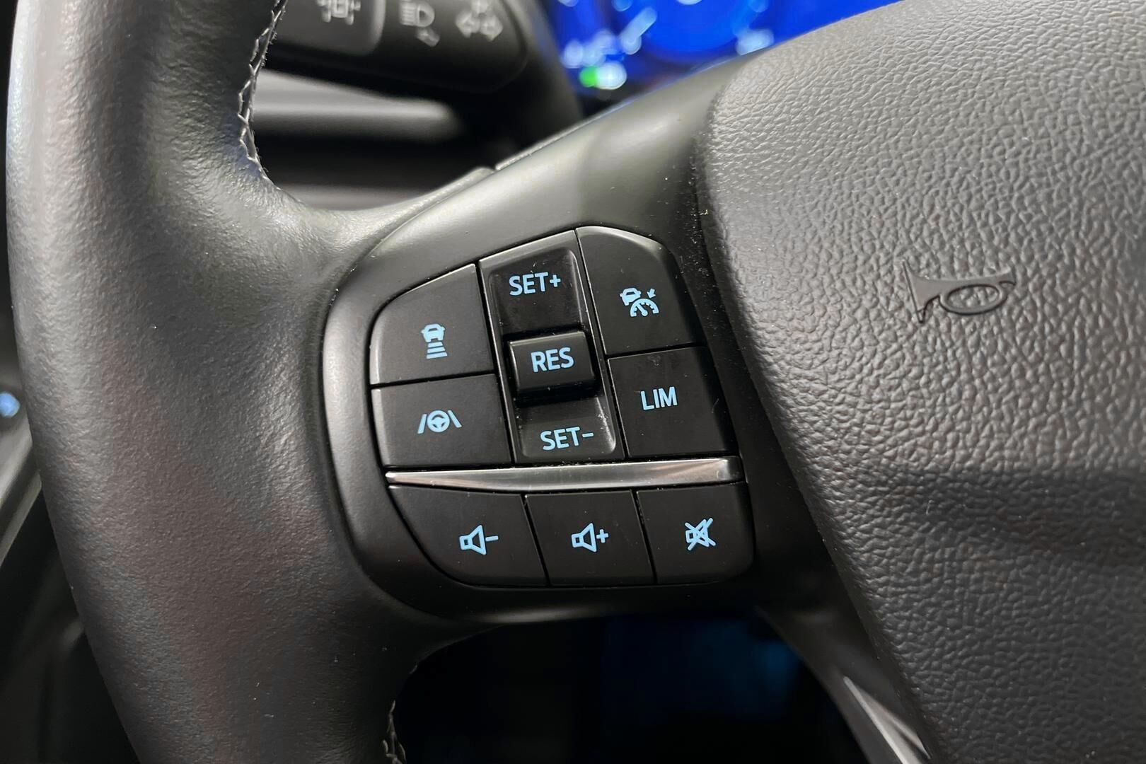 Ford Kuga iso kuva 14