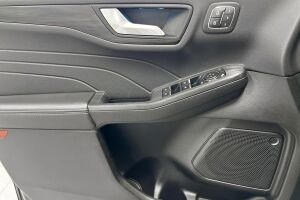 Ford Kuga esikatselu 16