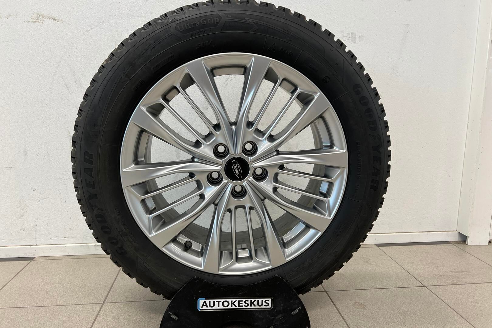 Ford Kuga iso kuva 17