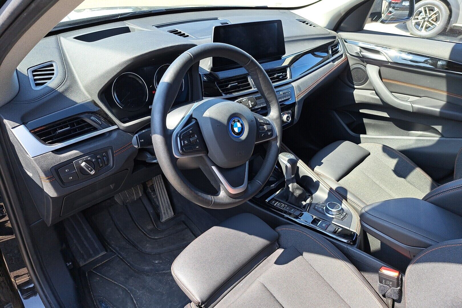 BMW X1 iso kuva 1
