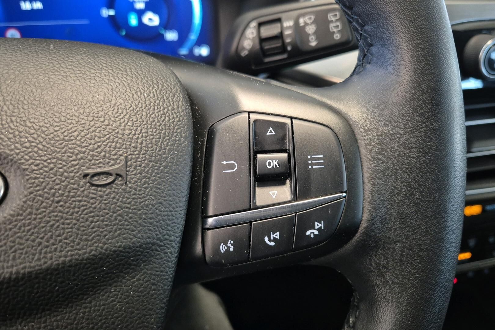 Ford Kuga iso kuva 19