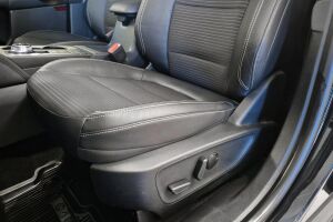 Ford Kuga esikatselu 23