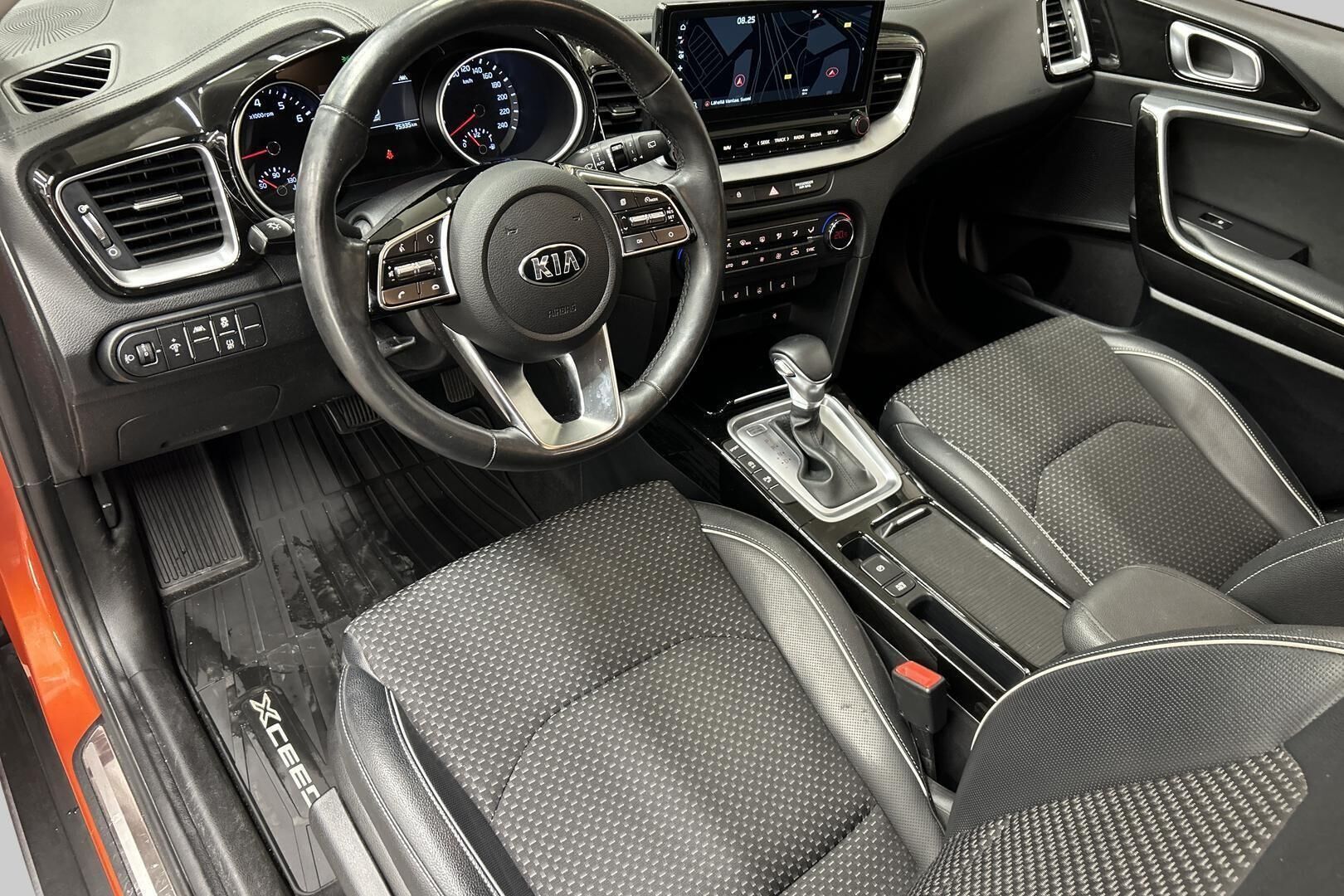 Kia XCeed iso kuva 8