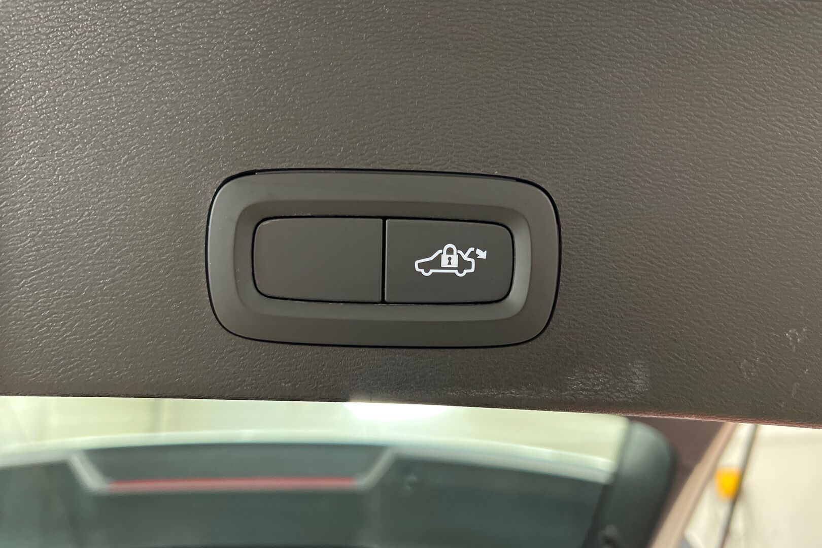 Volvo XC40 iso kuva 13