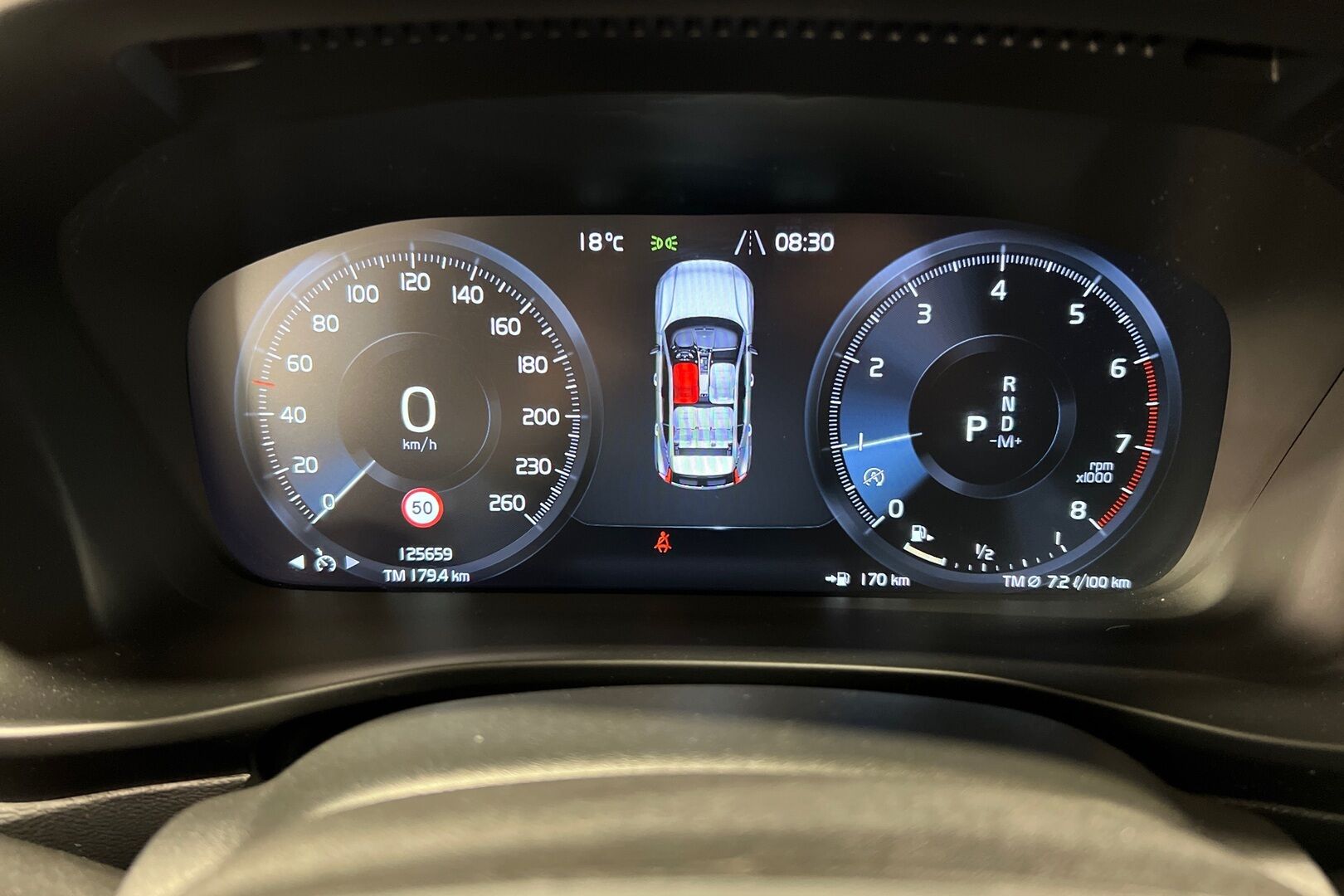 Volvo XC40 iso kuva 17