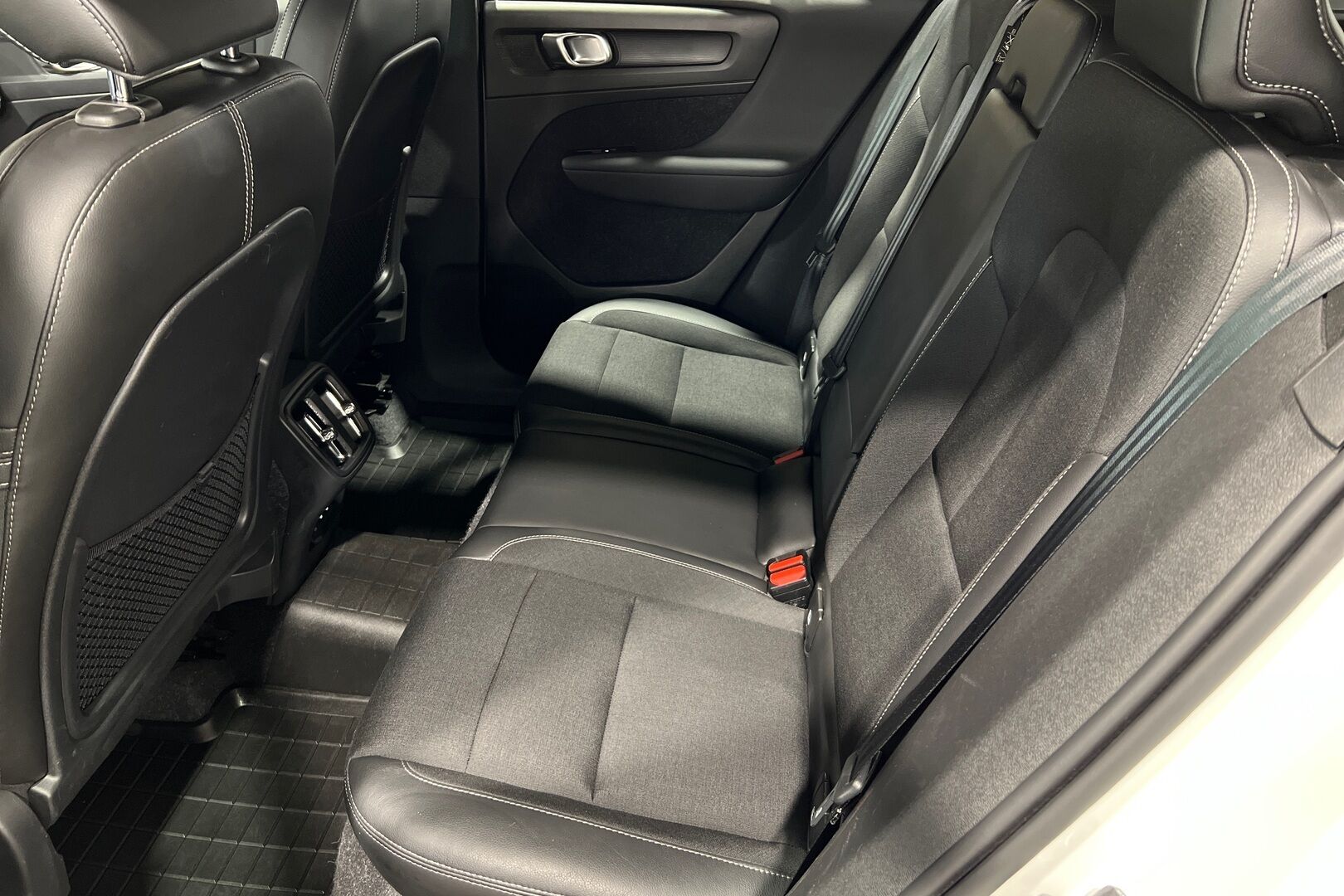Volvo XC40 iso kuva 5