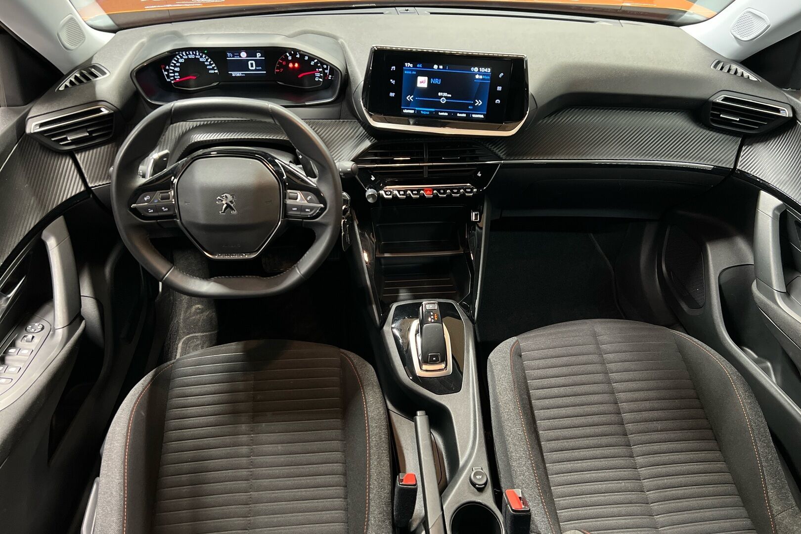 Peugeot 2008 iso kuva 10