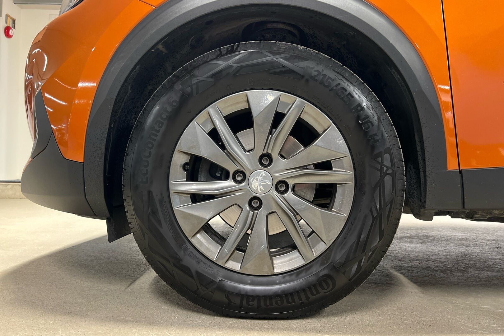 Peugeot 2008 iso kuva 16