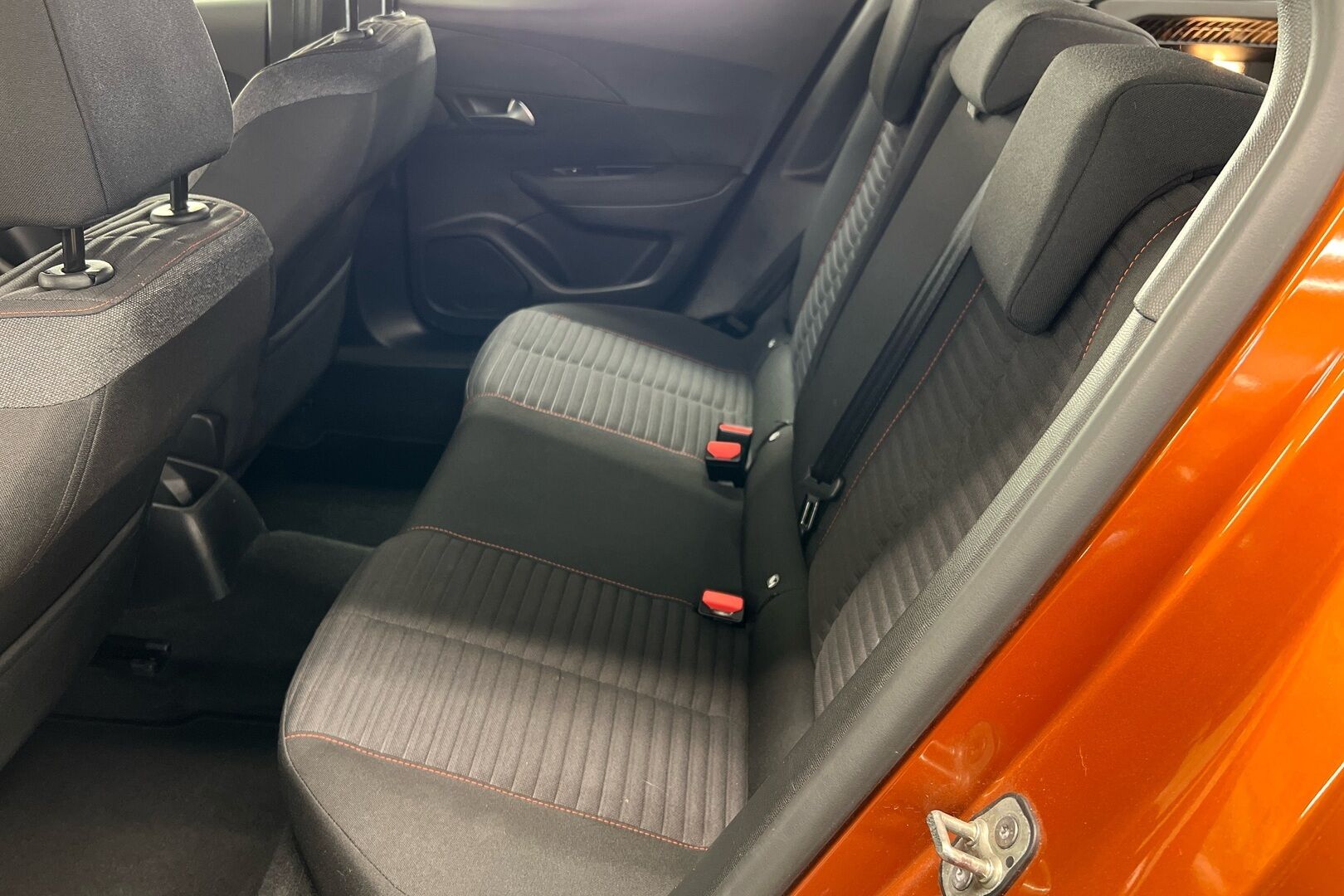 Peugeot 2008 iso kuva 8