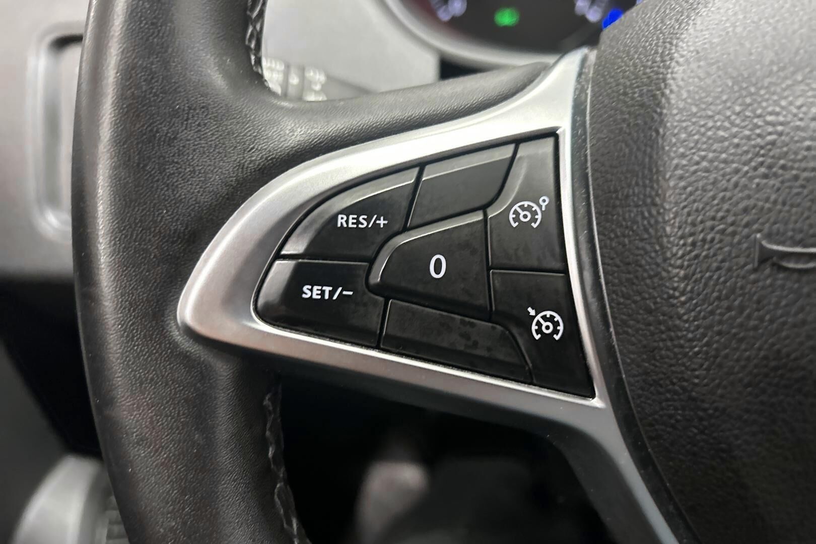 Dacia Duster iso kuva 15
