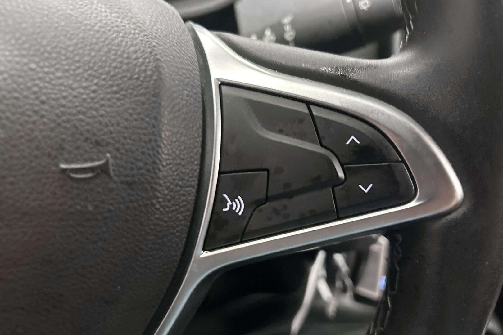 Dacia Duster iso kuva 16