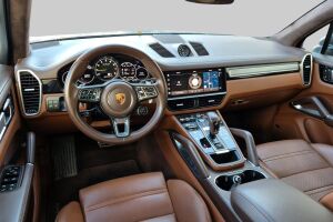 Porsche Cayenne esikatselu 2