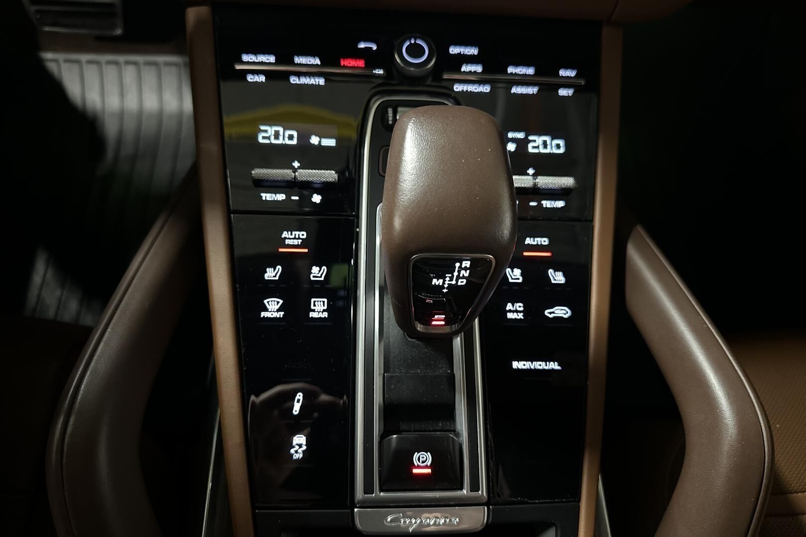 Porsche Cayenne iso kuva 22