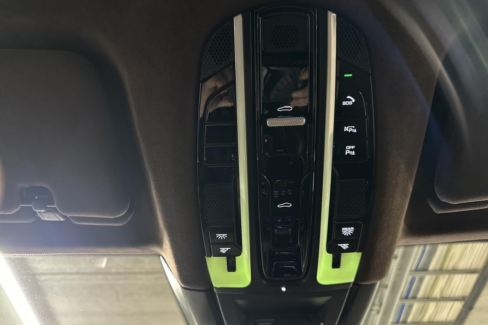 Porsche Cayenne iso kuva 25
