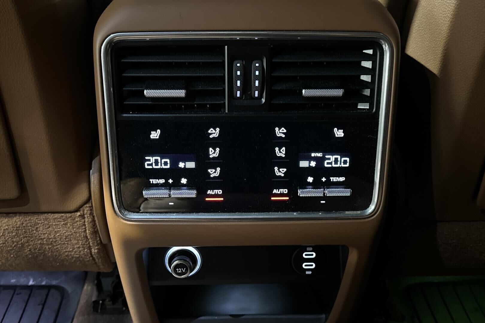 Porsche Cayenne iso kuva 34