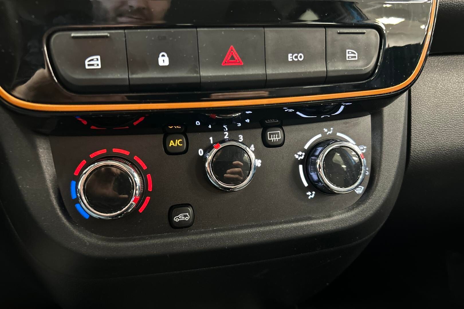 Dacia Spring iso kuva 18