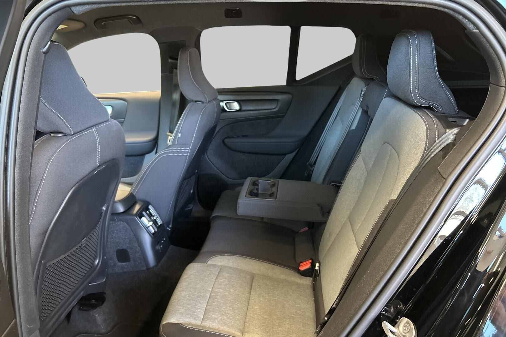 Volvo XC40 iso kuva 10