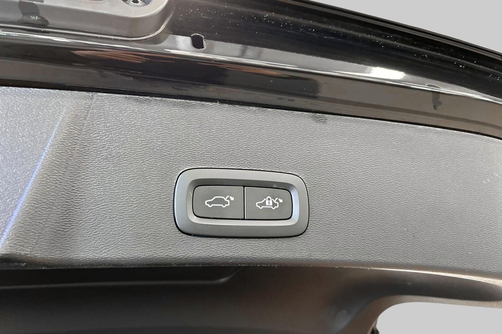 Volvo XC40 iso kuva 14