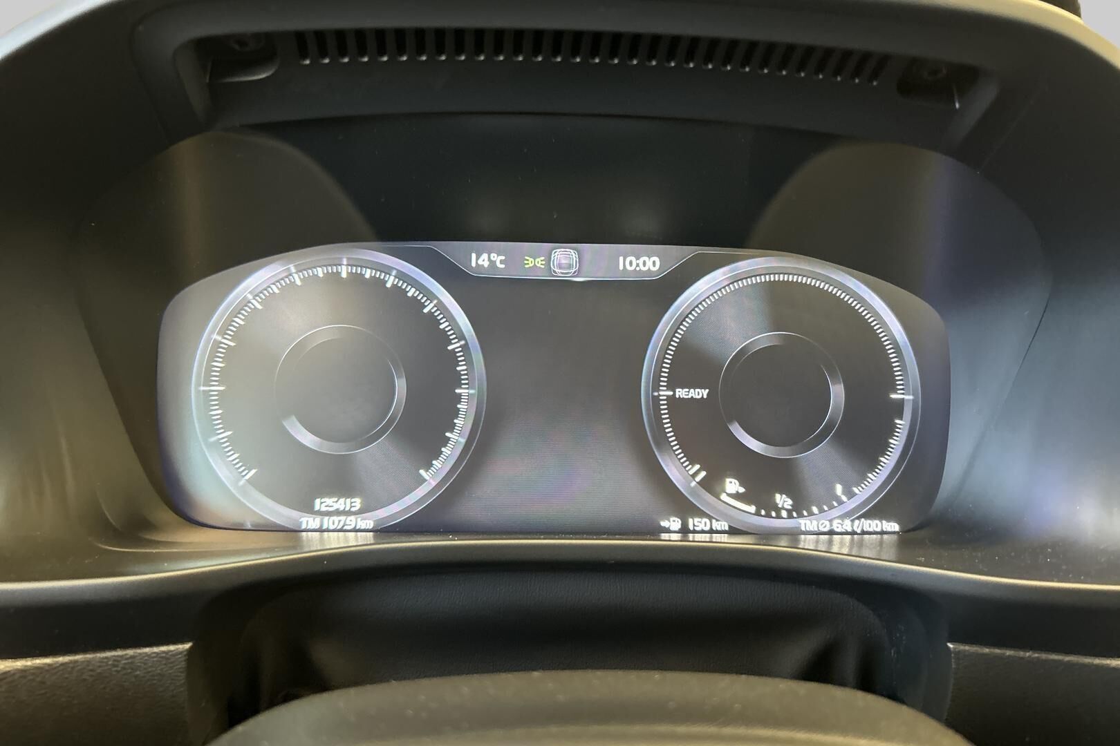 Volvo XC40 iso kuva 18