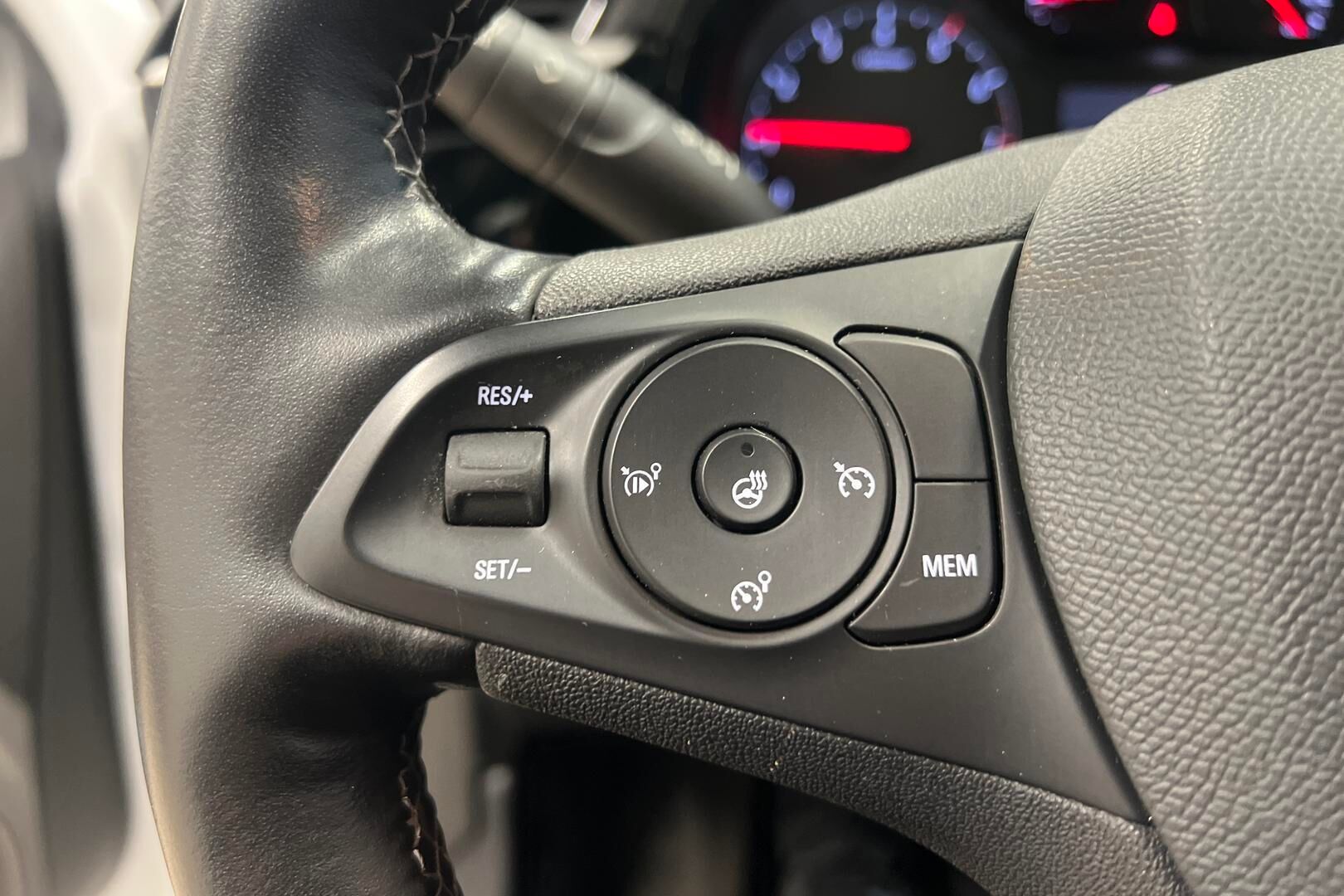 Opel Corsa iso kuva 11