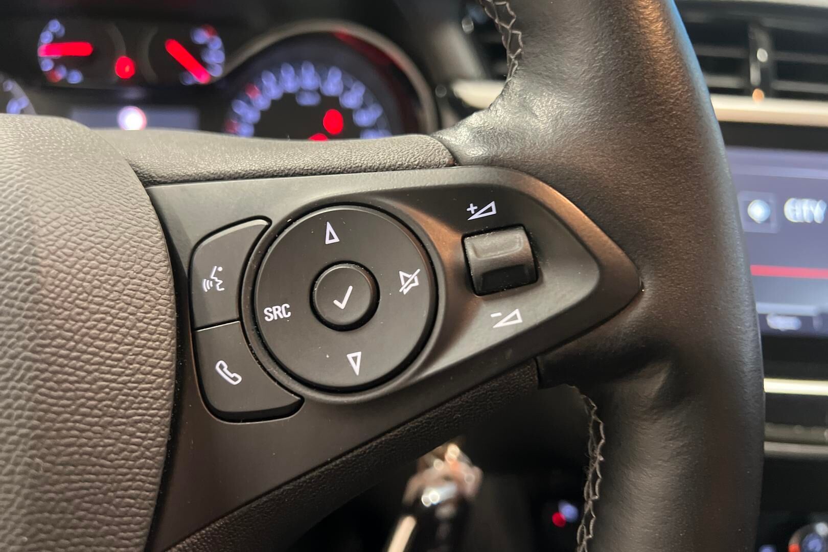 Opel Corsa iso kuva 20