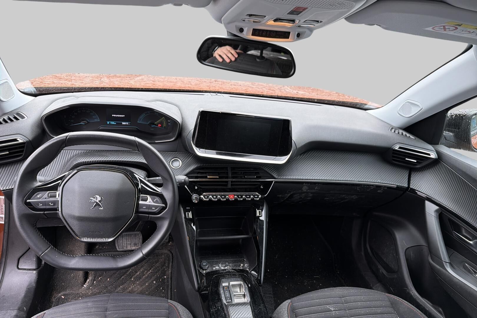 Peugeot e-2008 iso kuva 2