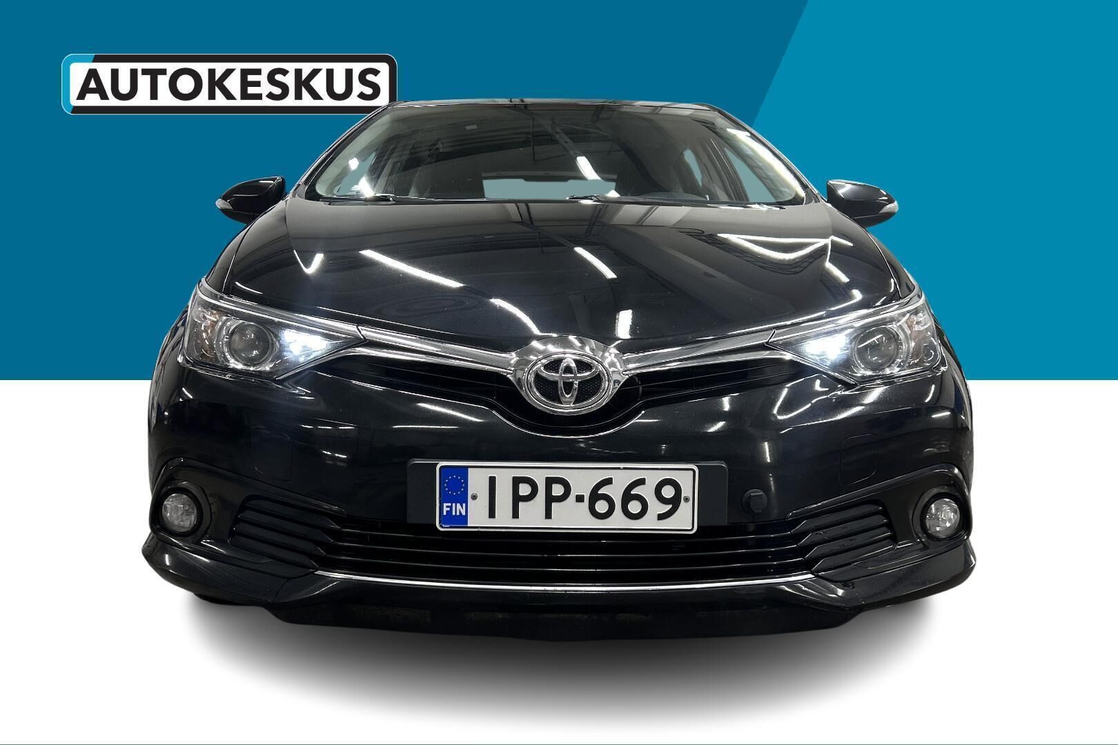 Toyota Auris iso kuva 1