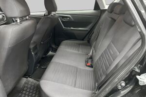 Toyota Auris esikatselu 10